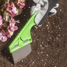 Load image into Gallery viewer, Nisaku TONGARI Stainless Steel Angled Weeder, 3-Inch Blade
